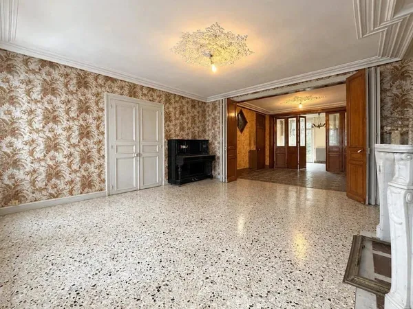 Maison 9 pièces 271 m²