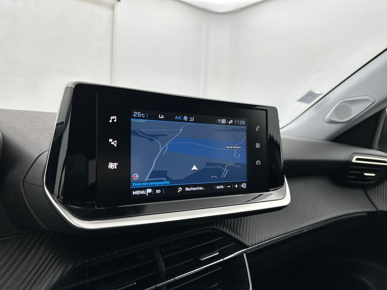 Peugeot 2008 puretech 130 s&s eat8 allure — photo 10