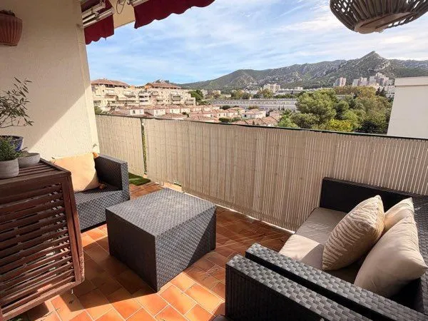 Appartement T3 lumineux avec terrasse et vue dégagée