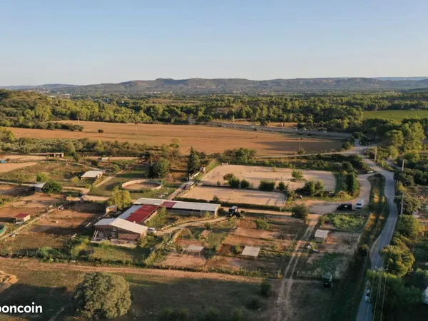 Location ecuries de sport