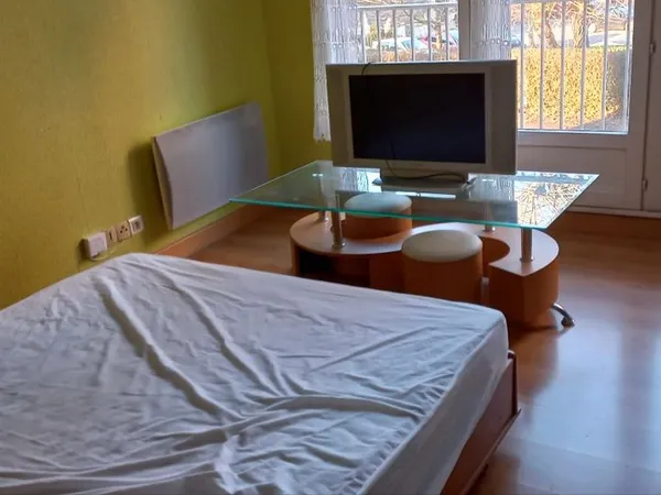 Loue studio meublé