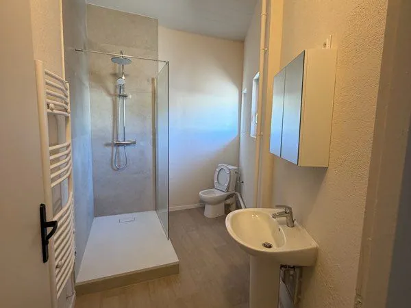 Appartement F2 - refait à neuf - Homécourt