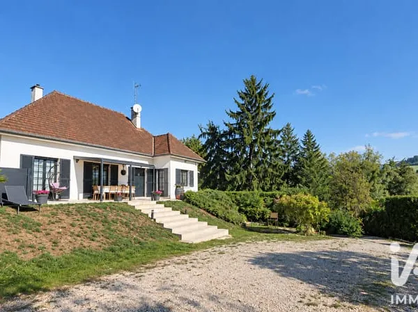 Maison 8 pièces 185 m²