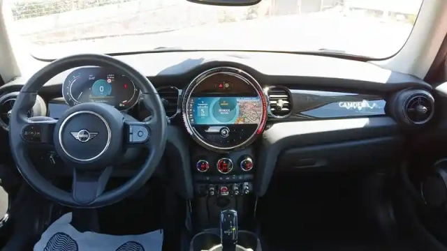 Mini Mini hatch 3 portes cooper 136 ch dkg7 — photo 5