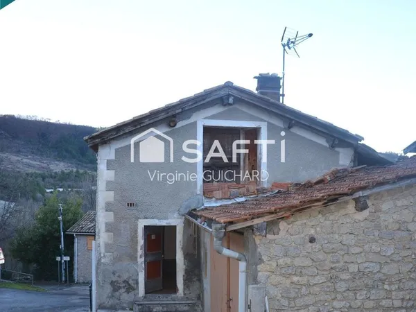 Maison de village mitoyenne ARCHAIL (04)