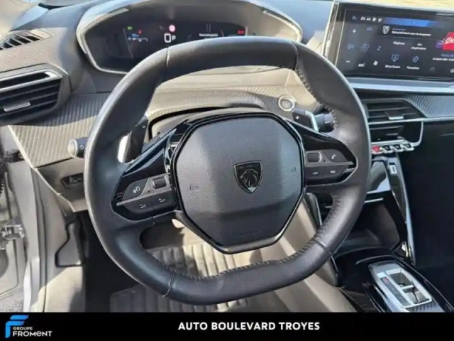 Peugeot 208 1.2 puretech 100ch s&amp;s allure eat8 — photo 9