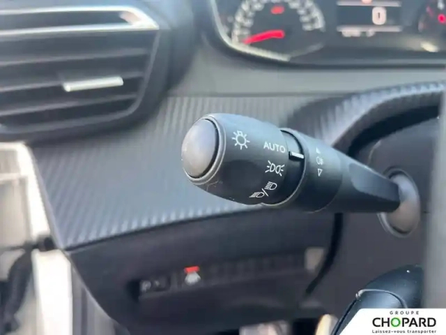 Peugeot 208 puretech 75 s&amp;s bvm5 — photo 79