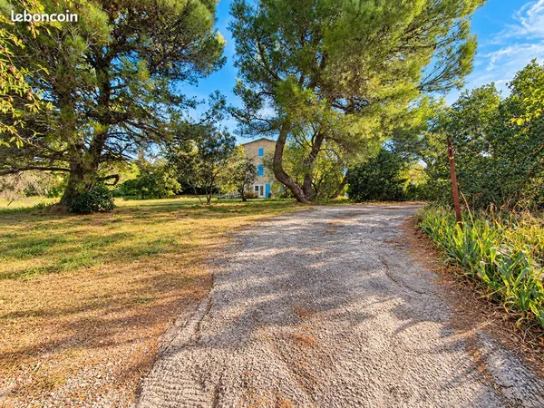 Terrain 1500 m² VERNEGUES
