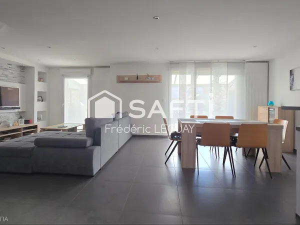 Jolie maison sans travaux, avec jardin et garages