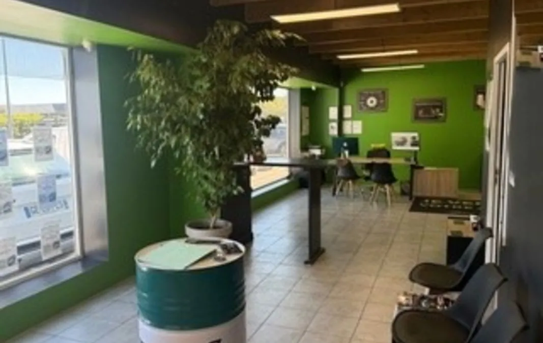 Photo 1