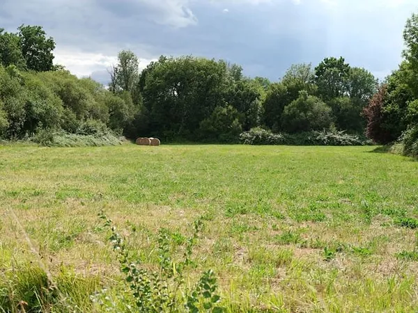 Terrain 8611 m²