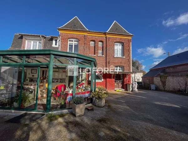 Maison 7 pièces 230 m²