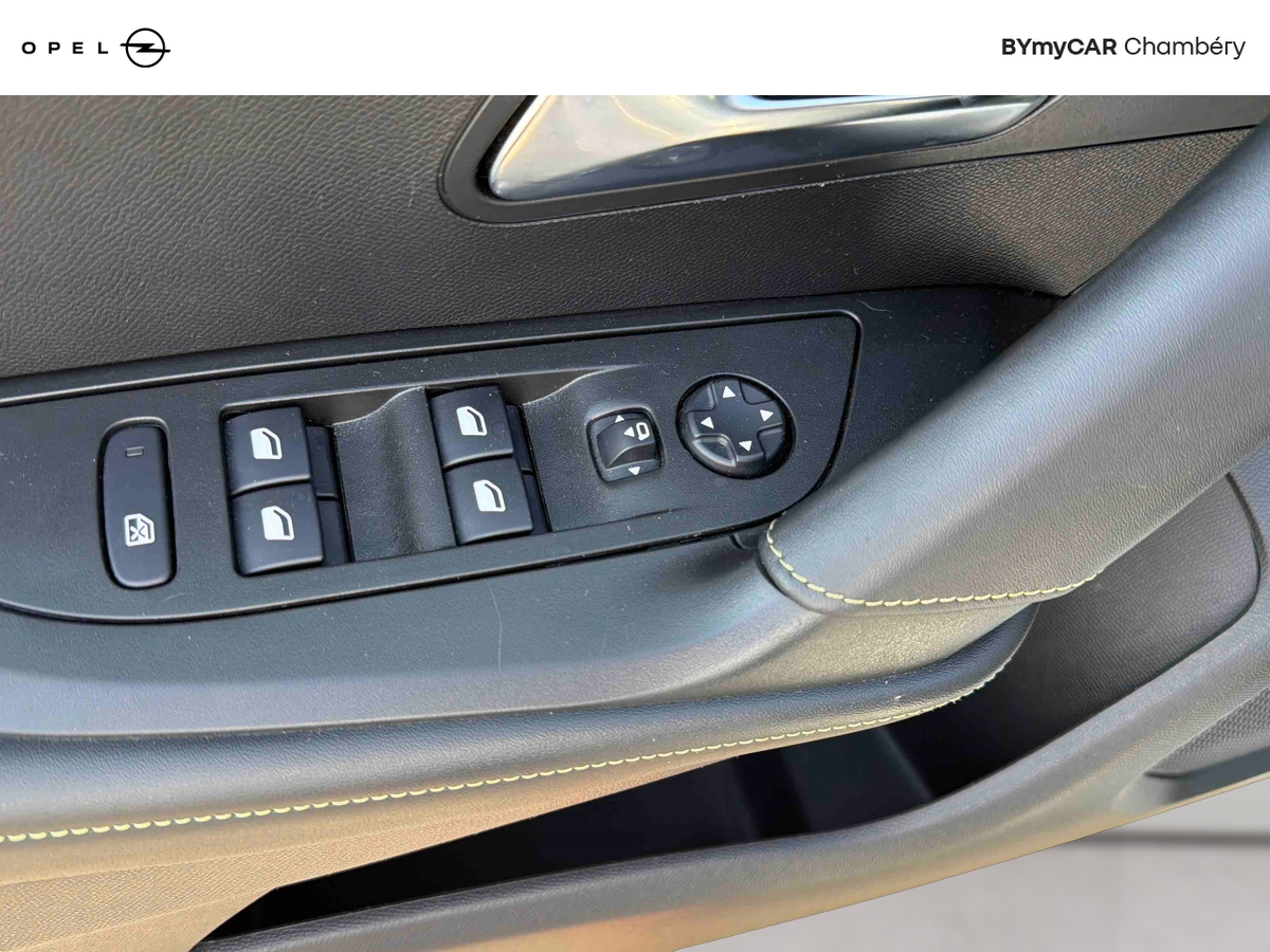 Peugeot 2008 PureTech 130 S&amp;S EAT8 — photo 19
