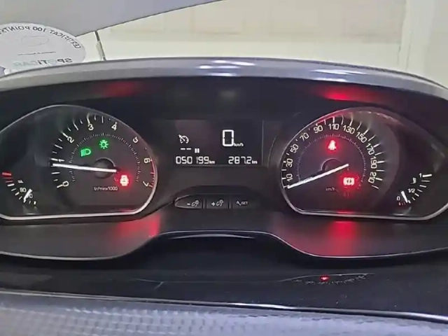 Peugeot 2008 puretech 130ch s&amp;s bvm6 — photo 10