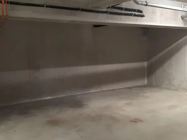Parking 1 pièce 15 m²