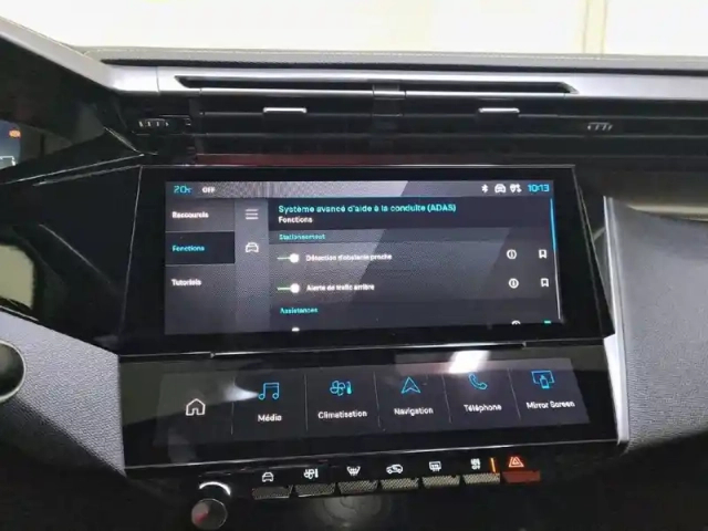 Peugeot 308 phev 225 e-eat8 — photo 24