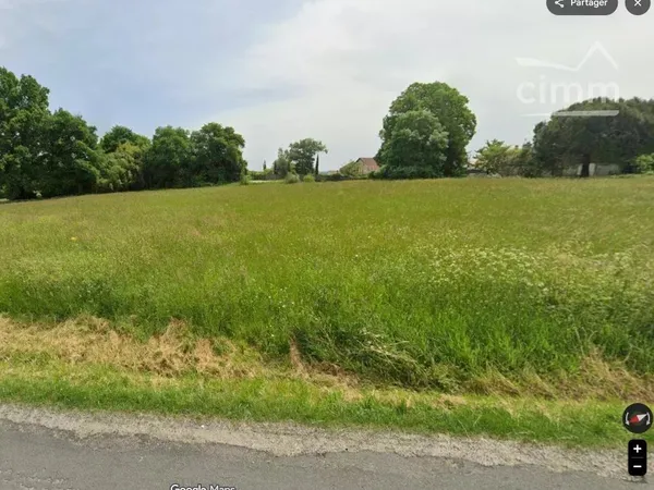 Terrain constructible 4800m² à Guîtres ( 33)
