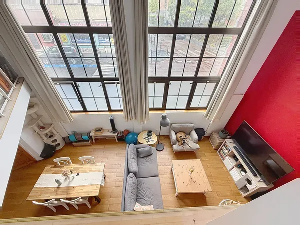 Loft avec garage privé de 95m2, 2 chambres, à Roubaix