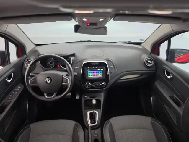 Renault Captur tce 150 fap edc — photo 190