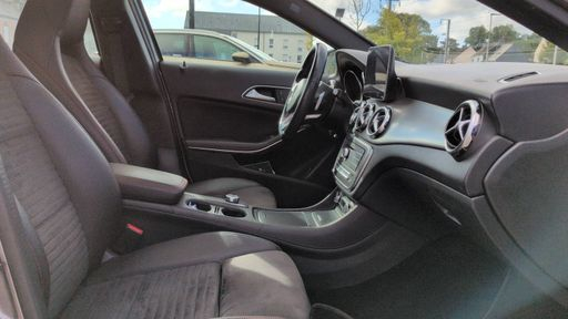 Mercedes Classe GLA 180 122 7G-Tronic - Fascination – 2019 – 97470 km – Essence – Boîte Automatique — photo 7