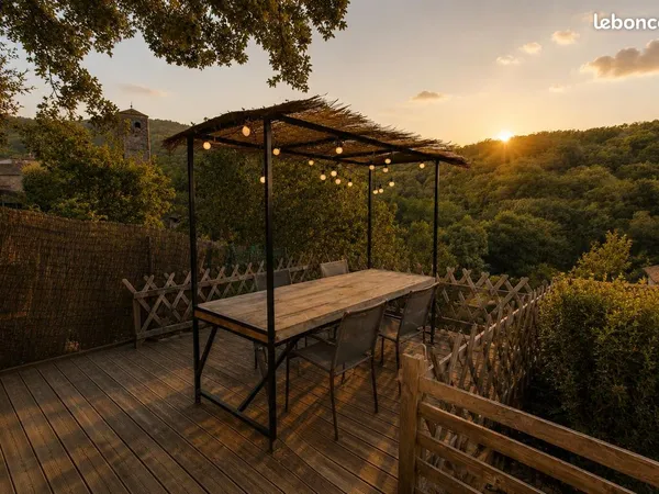 Maison de caractère avec jardin en terrasses - Boussagues