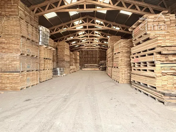 À vendre – Entreprise familiale centenaire spécialisée dans le bois de chêne – Fonds et murs indisso