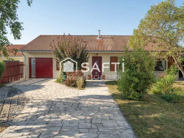 Coup de coeur assuré ! Charmante maison de plain-pied avec grand jardin et prestations soignées