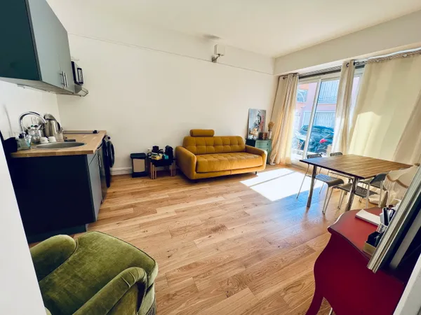 Vente bureaux 66m2 + box voiture à Boulogne Nord