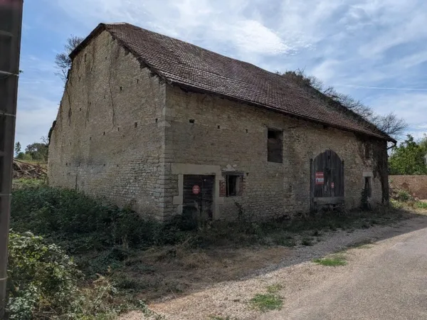 Maison en pierre de caractère de 1772 à rénover à MOTEY BESUCHE (70)