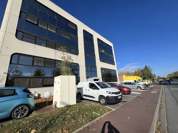 Local commercial 200 m²