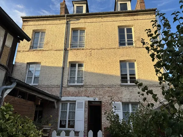 MAISON CENTRE LISIEUX