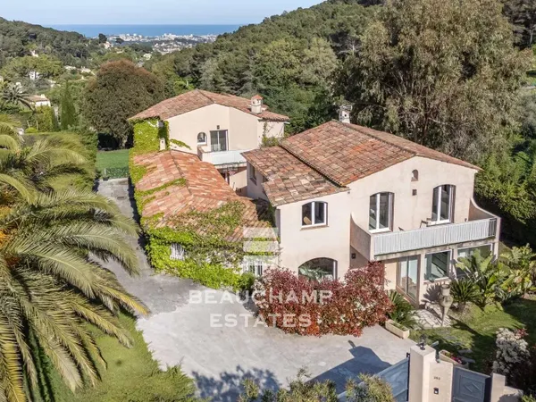 Maison 10 pièces 400 m²