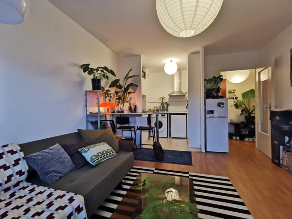 BEL APPARTEMENT DE TYPE T2 DANS RESIDENCE RÉCENTE PROCHE GARE