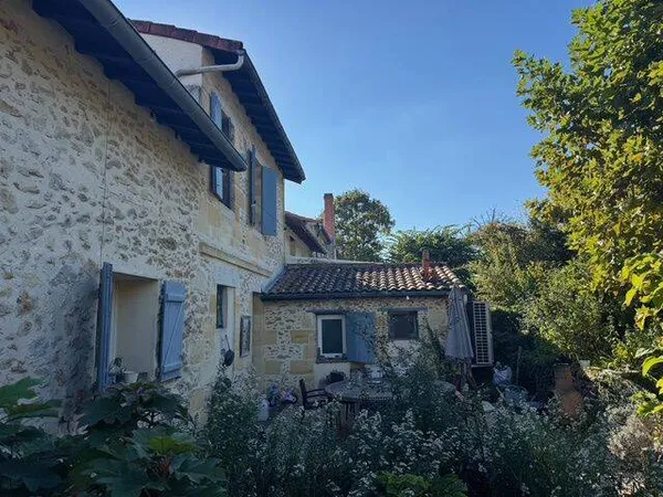 Maison 7 pièces 244 m²