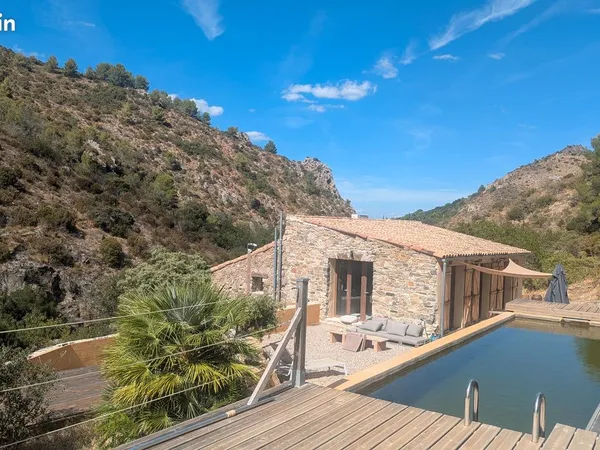 Superbe bergerie rénovée 90 m² - Bassin naturel, forage, calme absolu