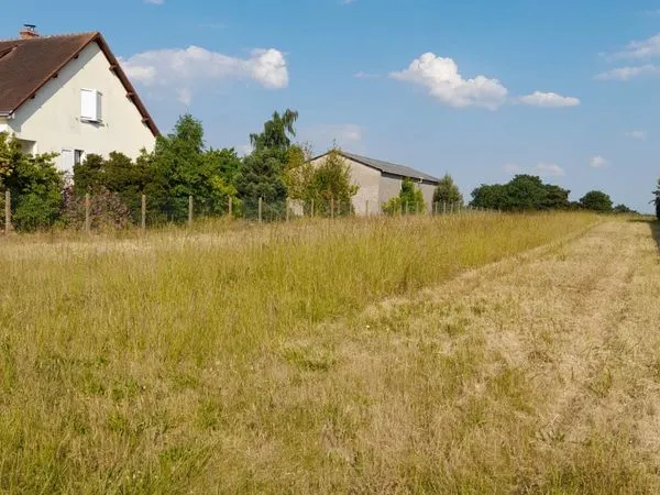 Terrain à bâtir à Trainou