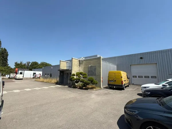 A VENDRE - BATIMENT D'ACTIVITE