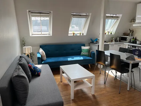 Propose colocation appartement 45m² Paris 2ème - Chambre dispo pour long terme dans coloc de 2