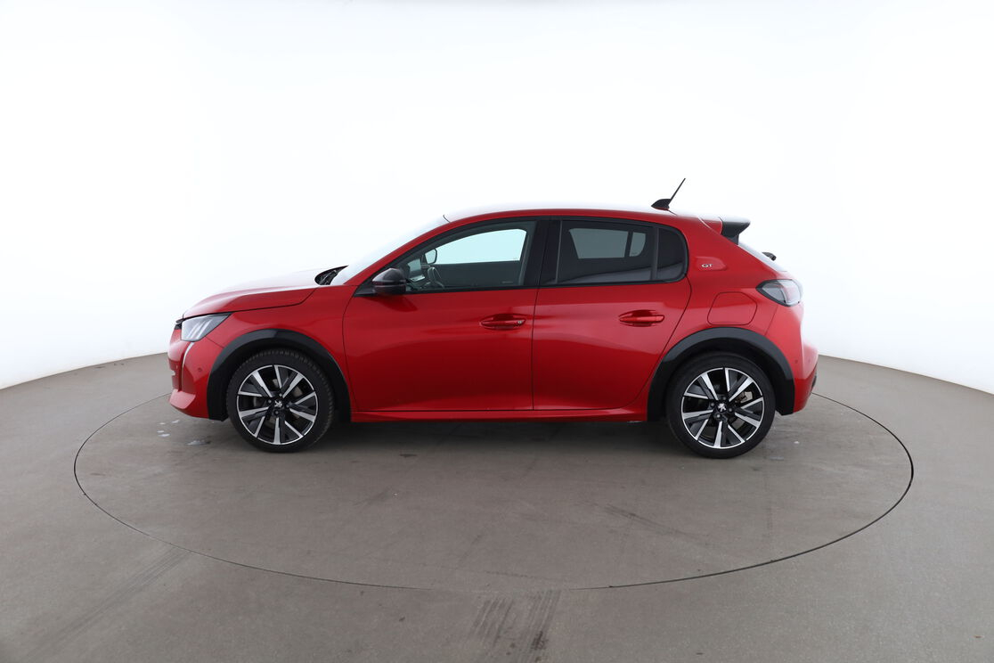 Peugeot 208 1.2 PureTech GT EAT8 — photo 2