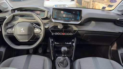 Peugeot 208 1.2 PureTech 100 - Allure Pack – 2021 – 14073 km – Essence – Boîte Manuelle — photo 37