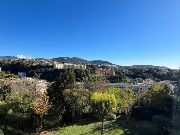 Vends appartement 58m² Nice - 2 pièces avec grand terrasse