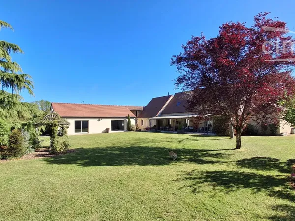 A Vendre à Muides sur Loire, Maison de standing 5 chambres + Piscine