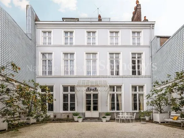 Immeuble 610 m²