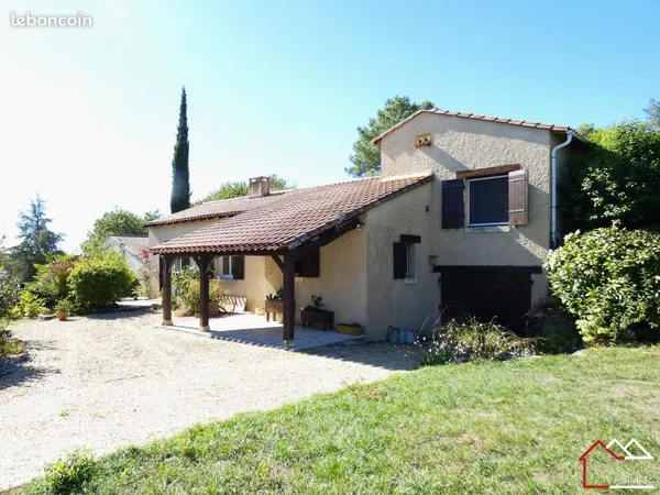 Propriété 7 pièces 200 m²