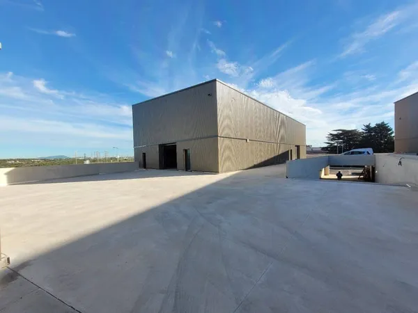 Local commercial 336 m²