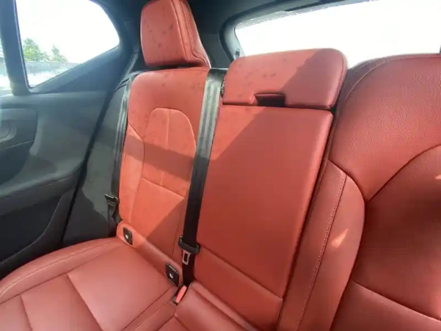 Volvo Xc40 t4 recharge 129+82 ch dct7 — photo 31