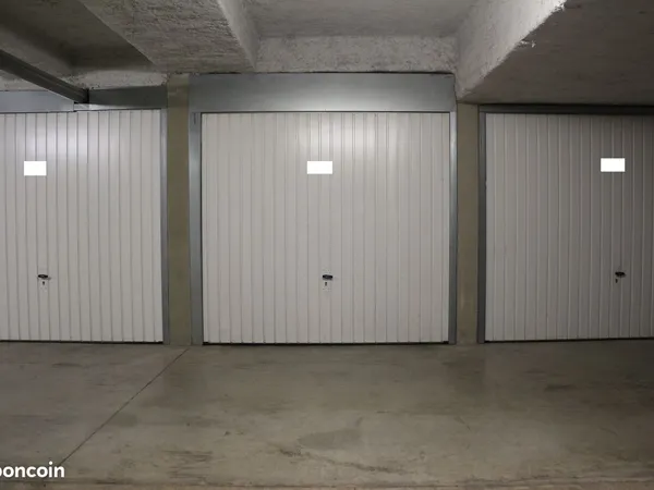 Garage Fermé dans Residence de Standing