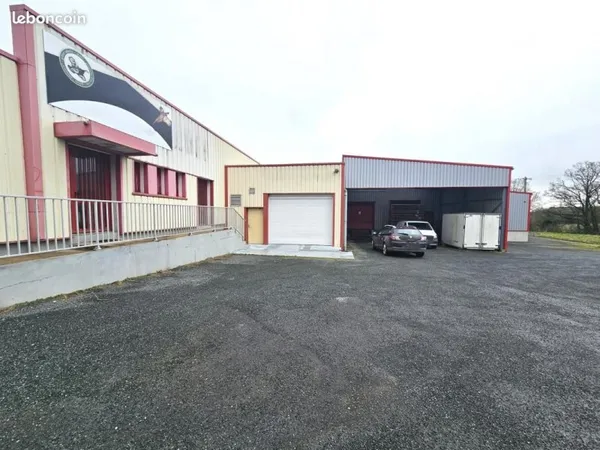 Local industriel 839 m²