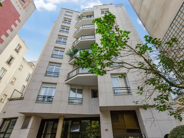 Bureau 323 m²