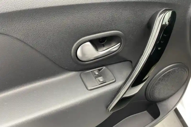 Dacia Sandero blue dci 95 — photo 49